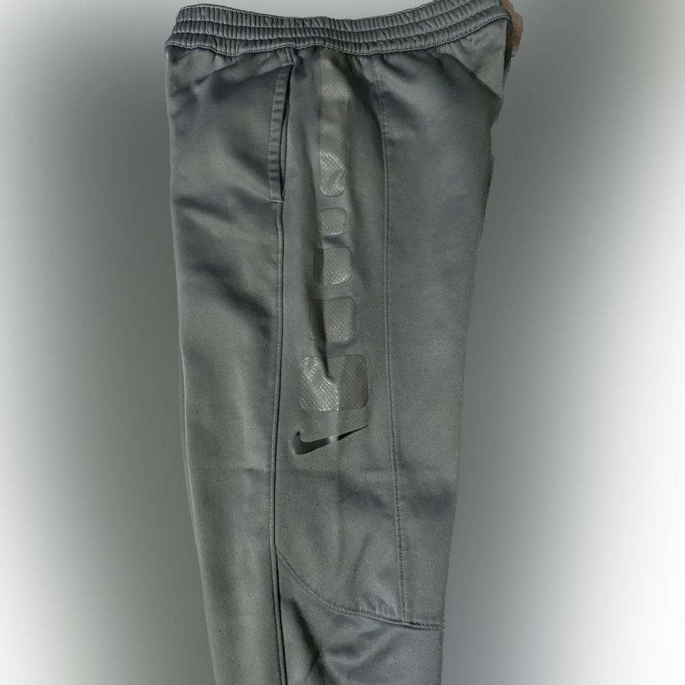 EUC NIKE DriFit youth sweats